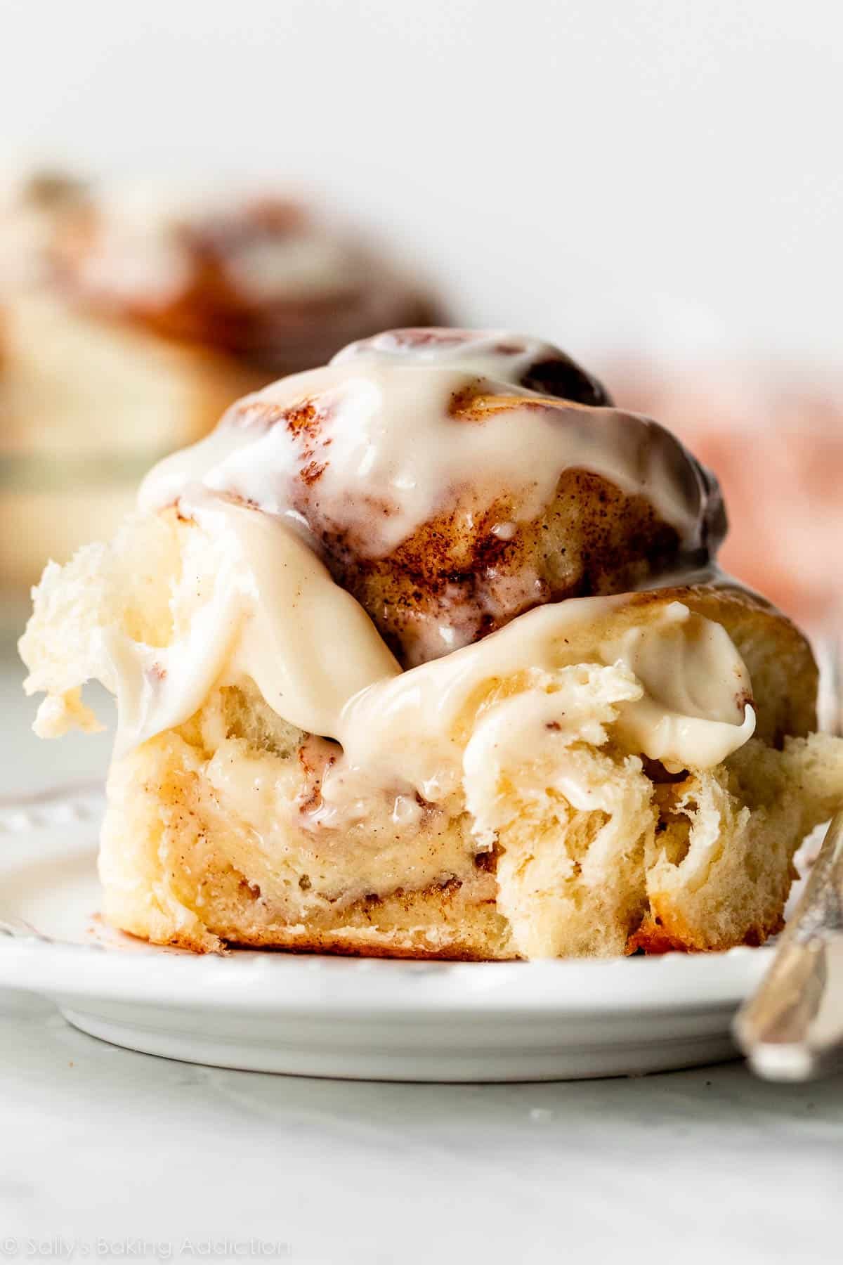 Master Easy Cinnamon Rolls: No-Yeast vs. Single Rise Methods