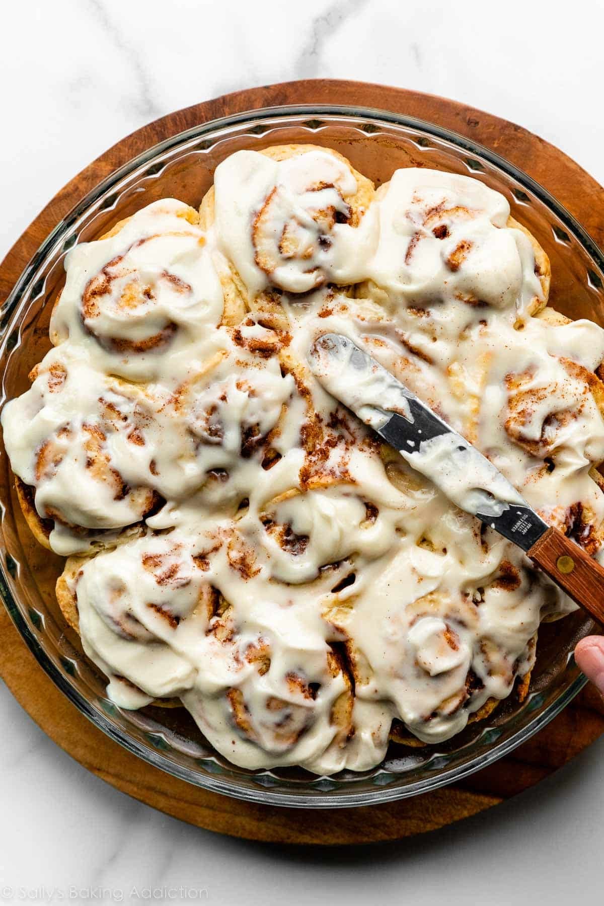 Quick No-Yeast Cinnamon Rolls: Bake in Under an Hour!
